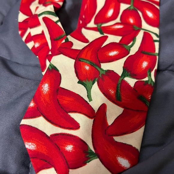 Now Designs 30th year Red Chili Peppers Tie - Picture 3 of 7